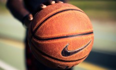 开云APP-冰封王座的裂缝，当熔岩漫过太极旗