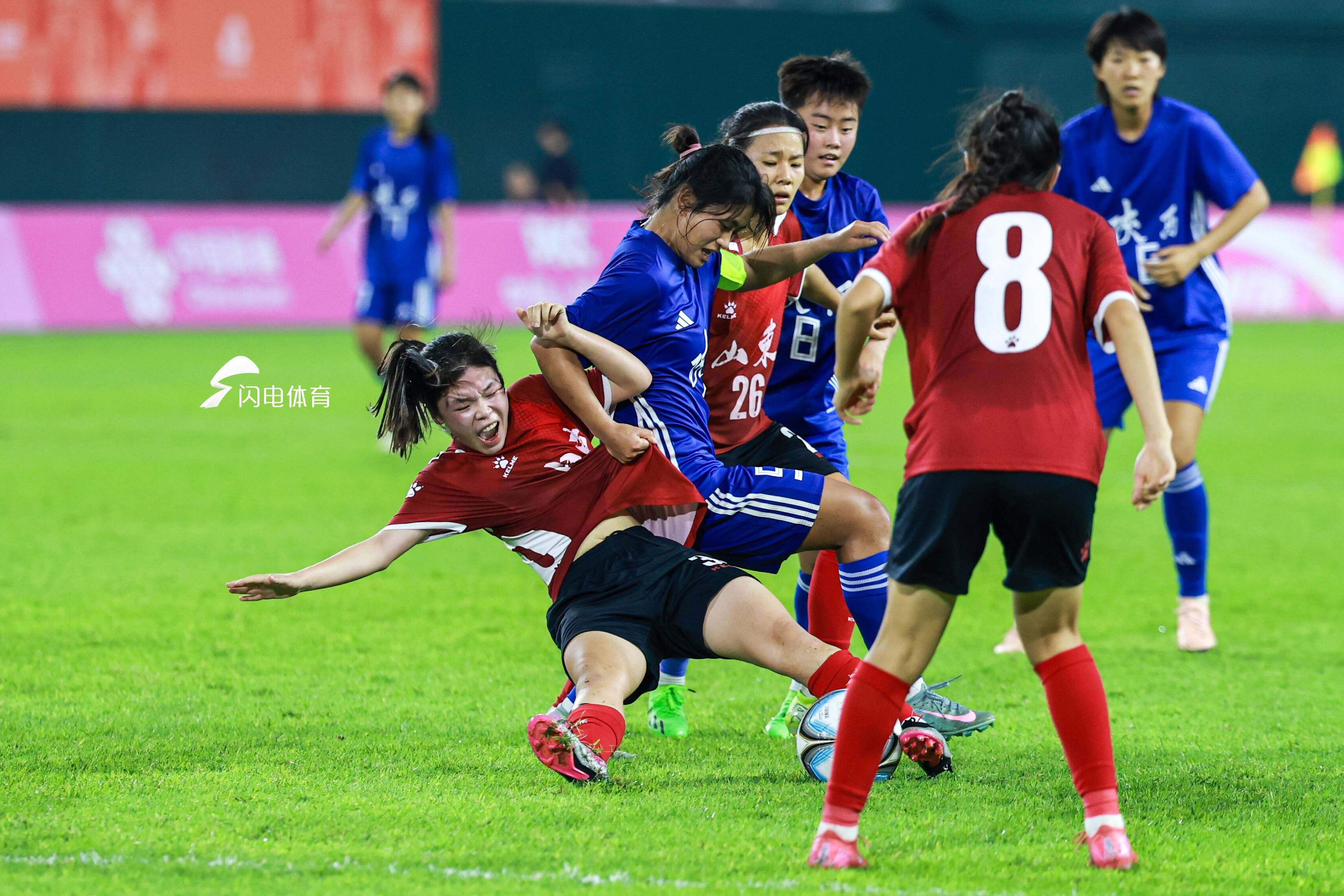 球员破门得分，率队赢得胜利紧握晋级机会的简单介绍