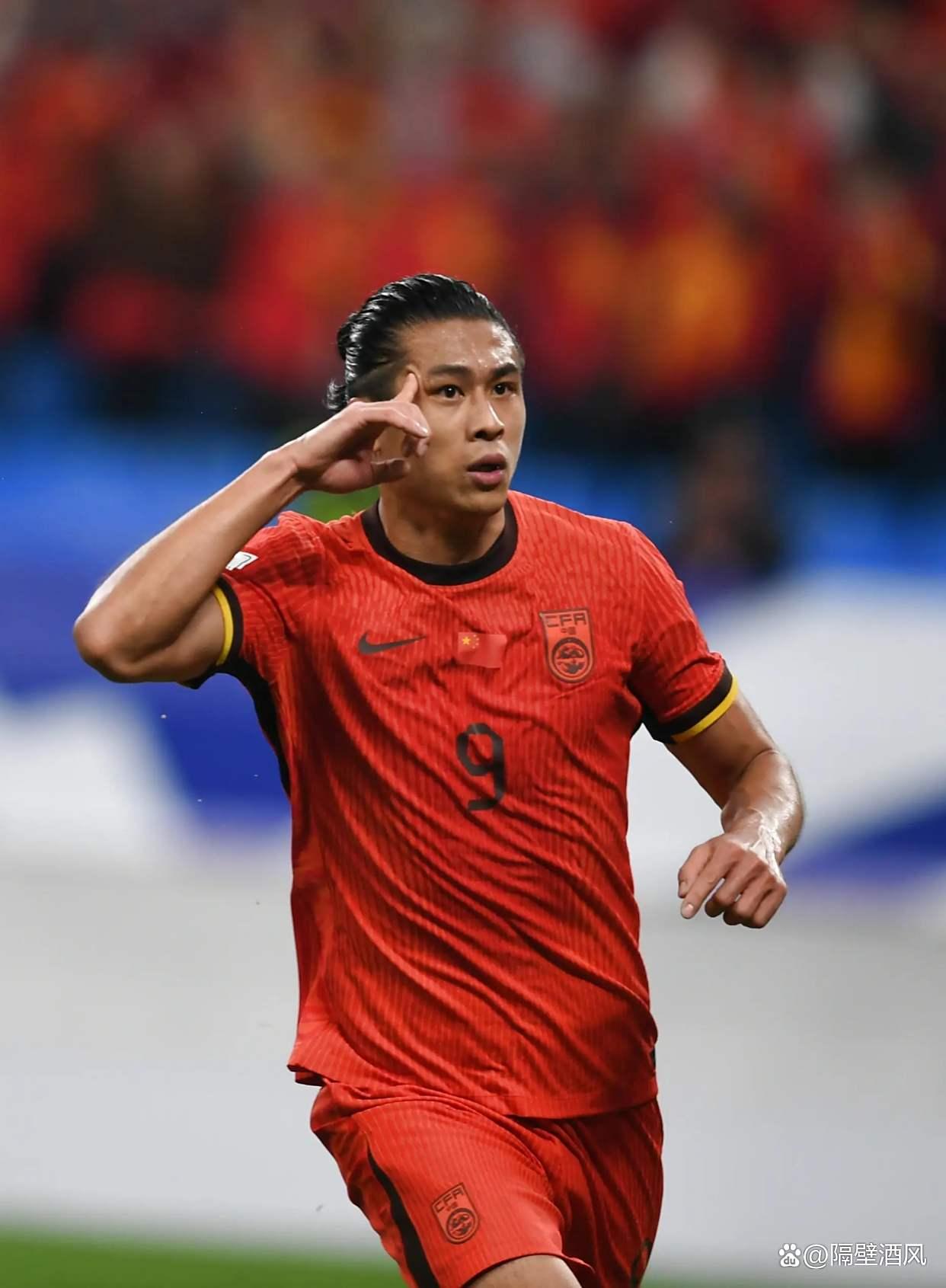 本土球员崭露头角，中部区队以微弱优势获胜的简单介绍