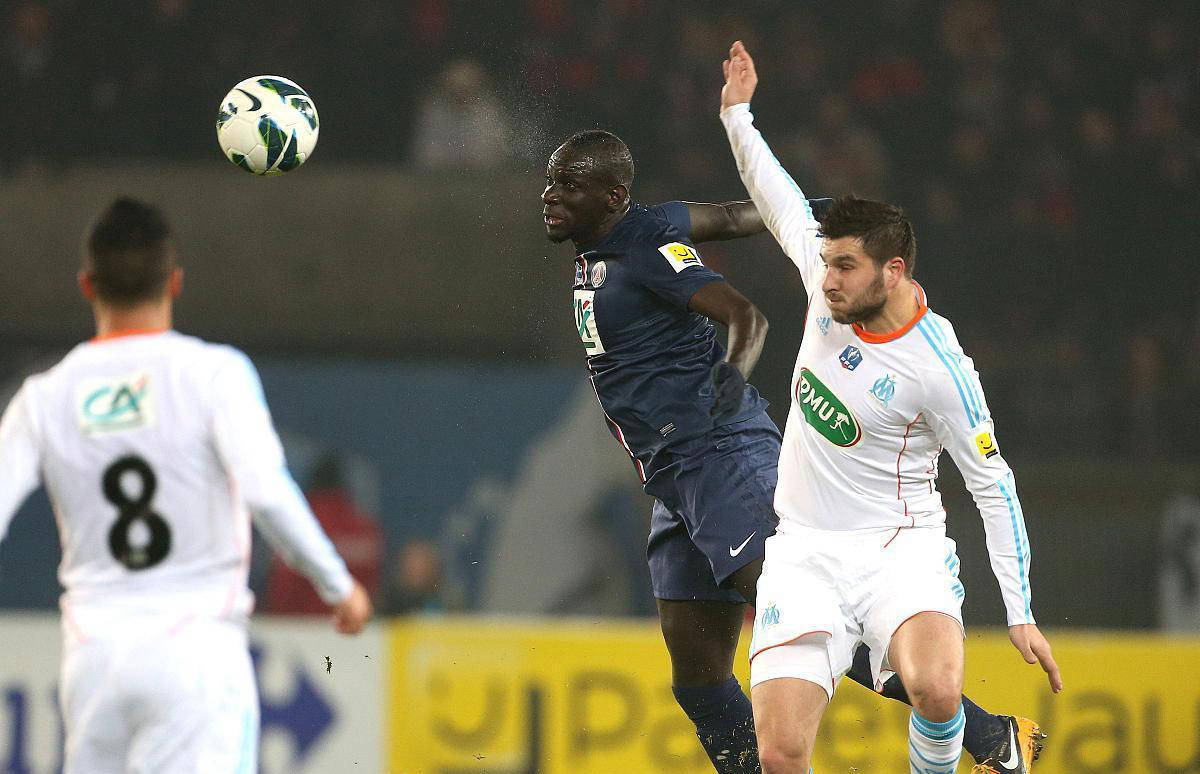 关于巴黎圣日耳曼队员因伤休战，对球队士气造成影响的信息