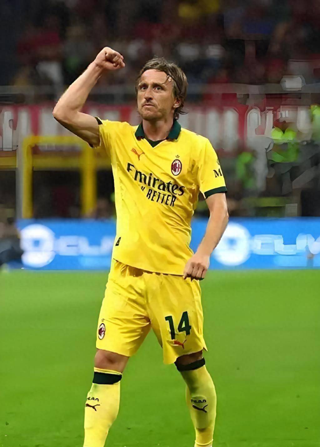 西班牙轻取英格兰，莫德里奇刷新纪录