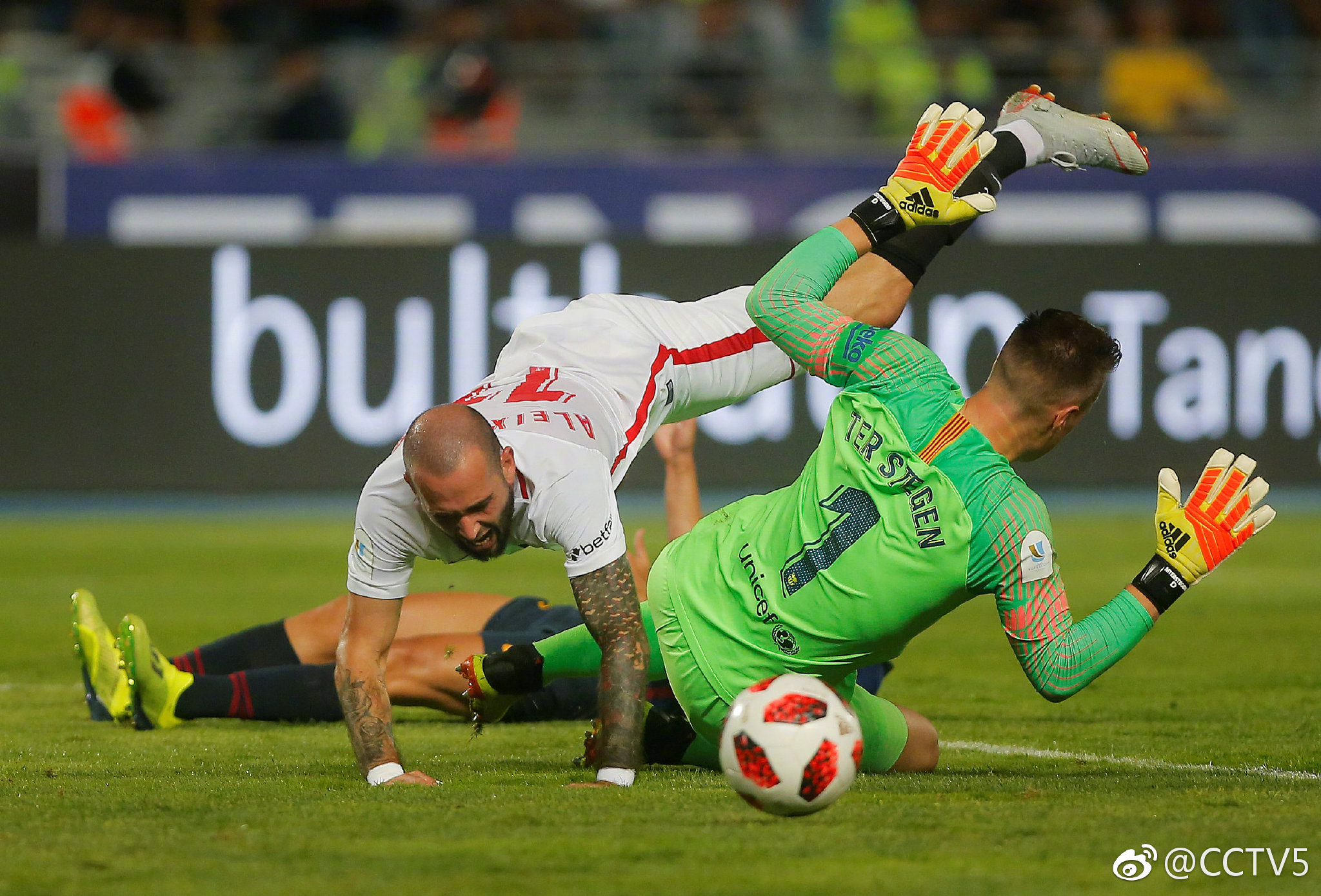 巴萨逆转土耳其,马丁内利带队取胜 巴萨逆转土耳其,马丁内利带队取胜